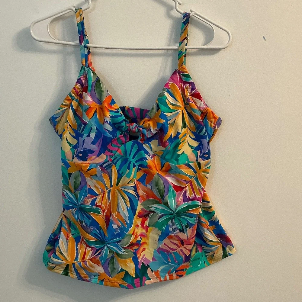 NWOT Sunsets Separates Maeve Tankini Top Alegria Size 36D Underwire
